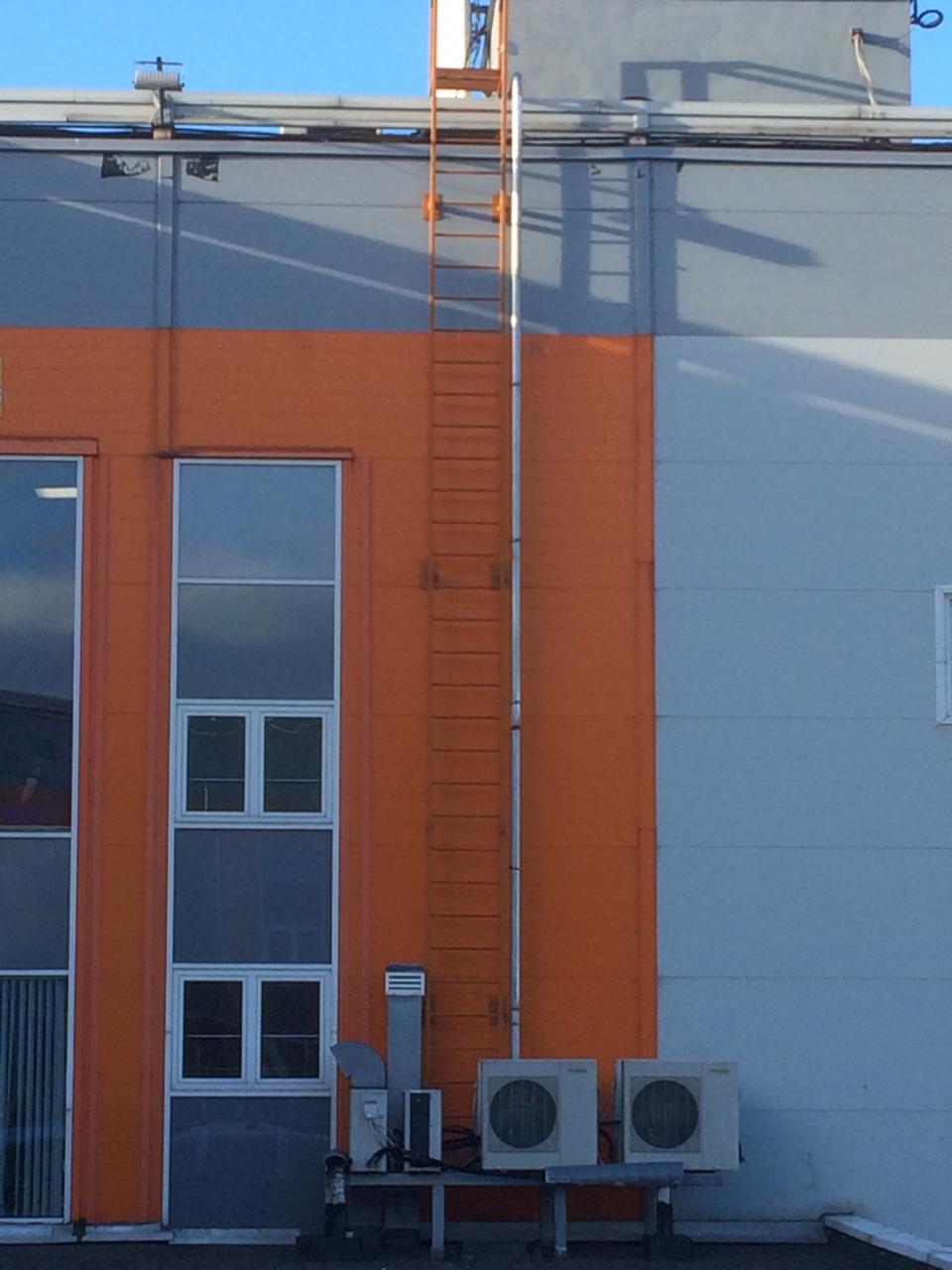 Монтаж сухотрубов на здании ООО Гарден Сити
